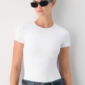 Large Aritzia Original Contour T-Shirt White Birch